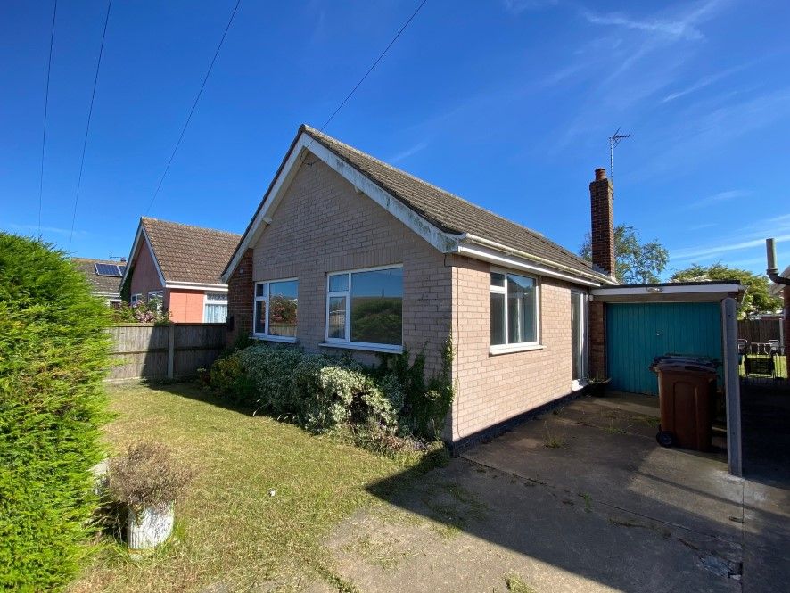 3 bed bungalow for sale in 12 Nightingale Close, Scratby, Great