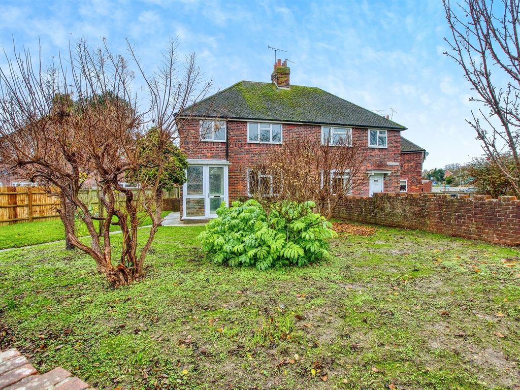 3 bed semidetached house for sale in Abbey Road, Yeovil BA21, £200,000