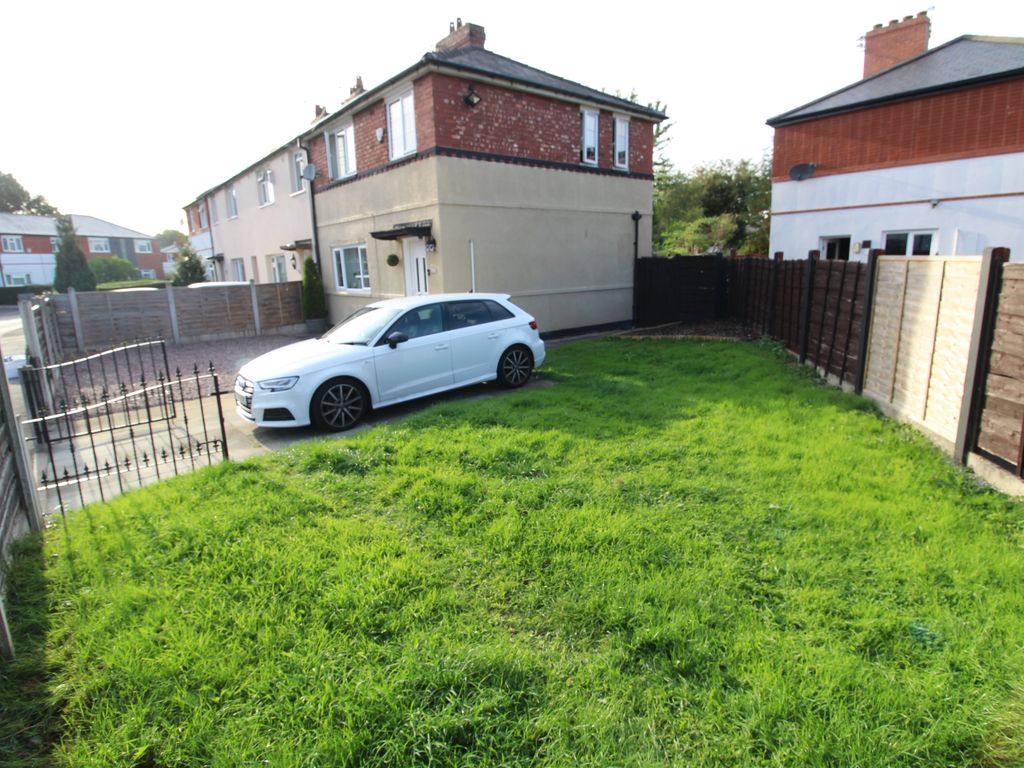 3 bed semidetached house for sale in Rudheath Avenue, Withington