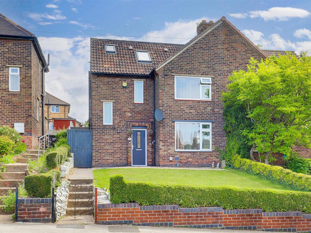 3 bed semidetached house for sale in Fraser Road, Carlton