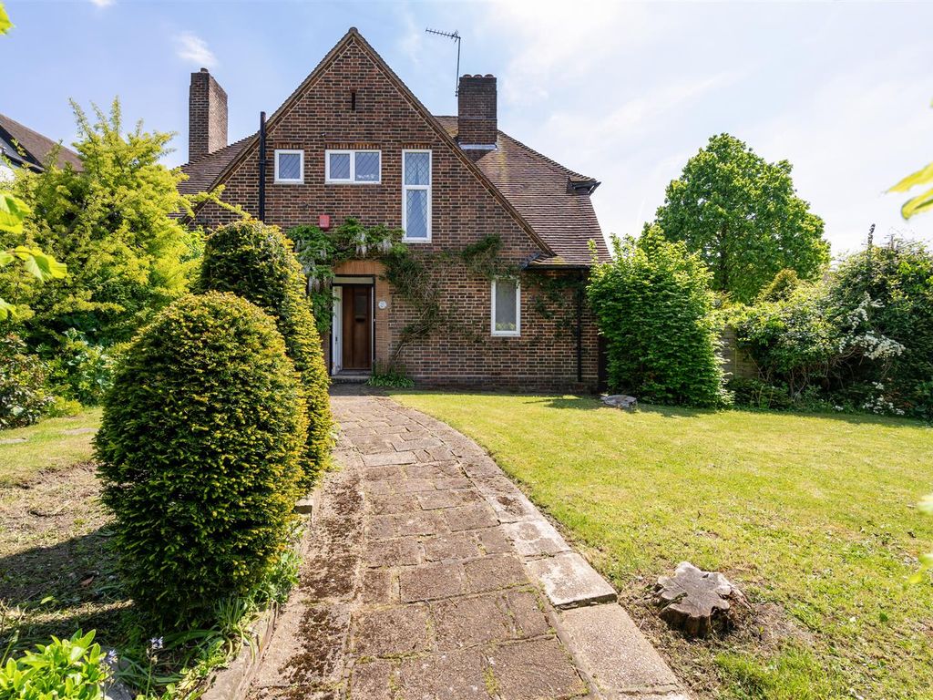 4 bed detached house for sale in Harewood Road, South Croydon CR2, £850,000 Zoopla