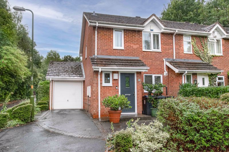 2 bed semidetached house for sale in York Close, Bournville