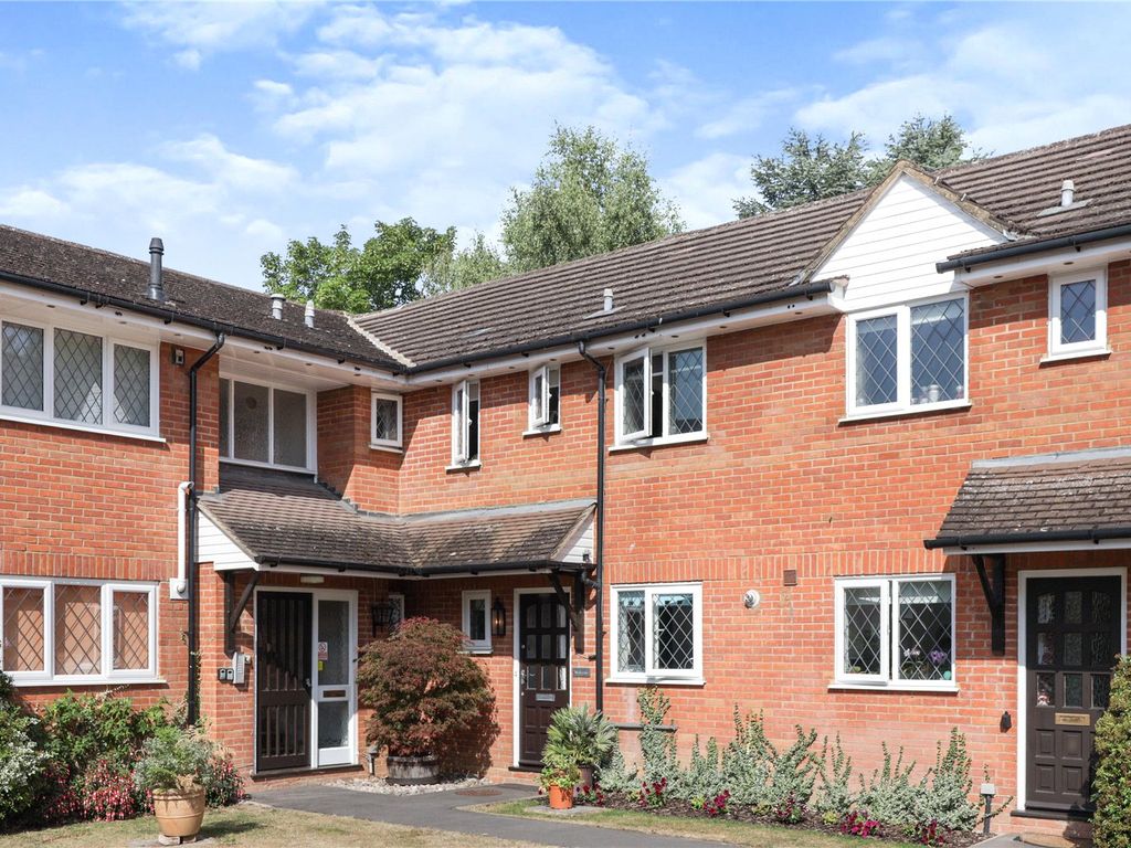 2 bed terraced house for sale in Narcot Lane, Chalfont St. Peter