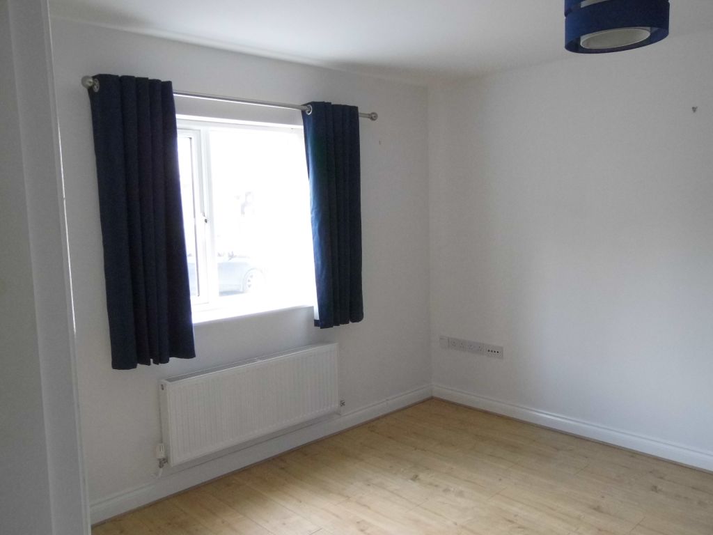 3 bed semidetached house to rent in Station Road, Llanrwst LL26, £795