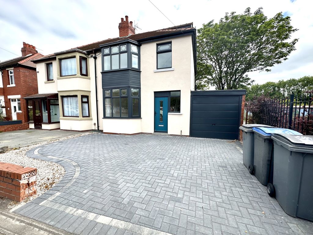 4 bed semidetached house to rent in 233 Hawes Side Lane, Blackpool