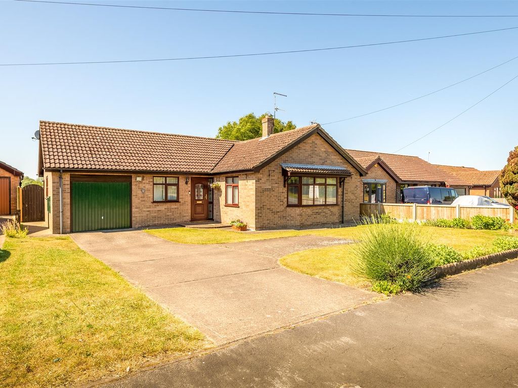 3 bed bungalow for sale in North Kelsey Road, Caistor, Market Rasen LN7