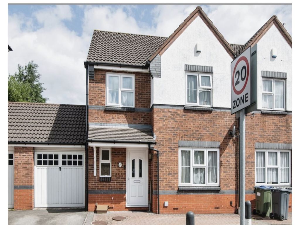4 bed semidetached house for sale in Doulton Drive, Smethwick B66, £