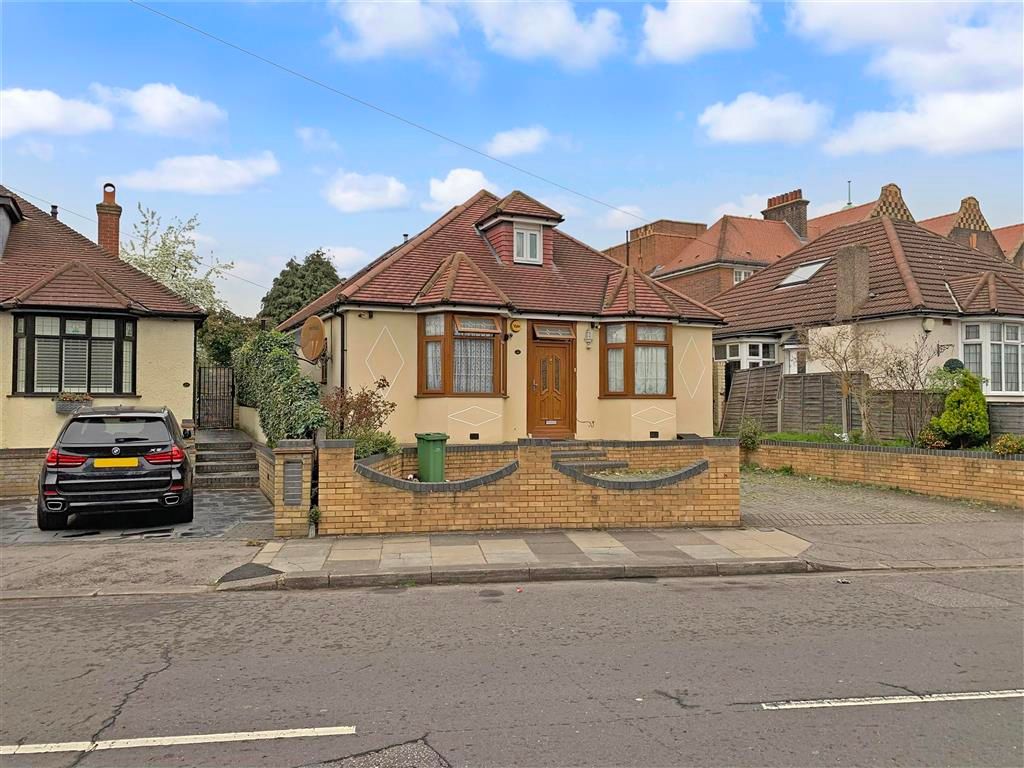 6 bed detached bungalow for sale in Water Lane, Ilford, Essex IG3 Zoopla