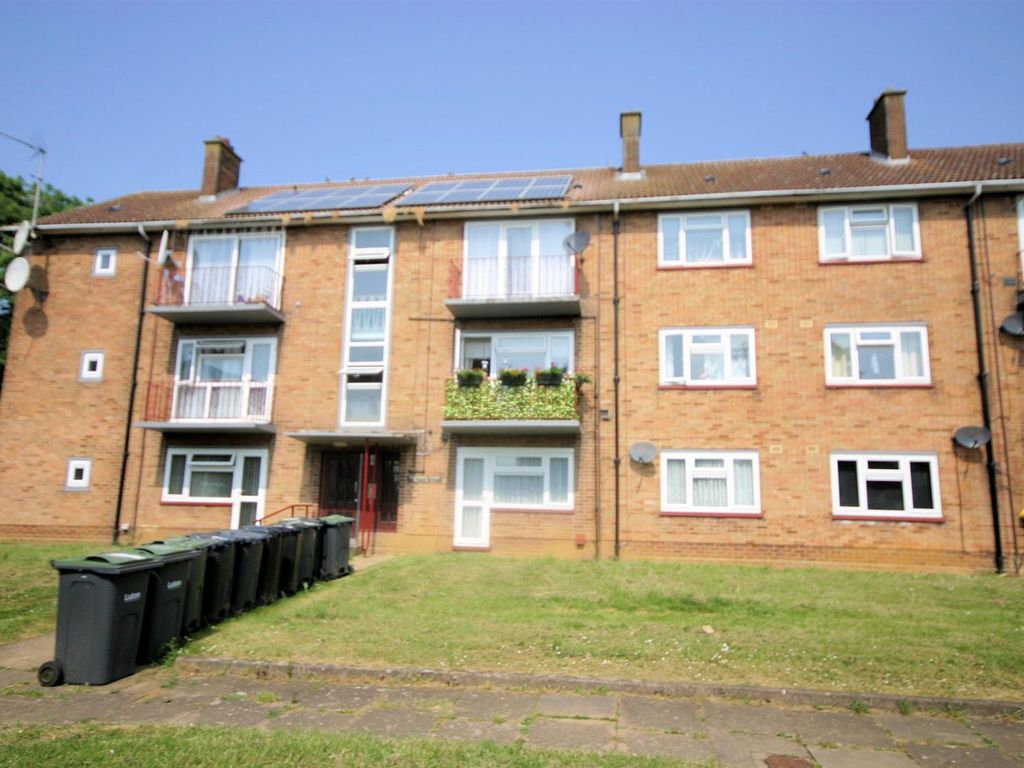 2 bed flat for sale in Wulwards Close, Farley Hill, Luton LU1 Zoopla