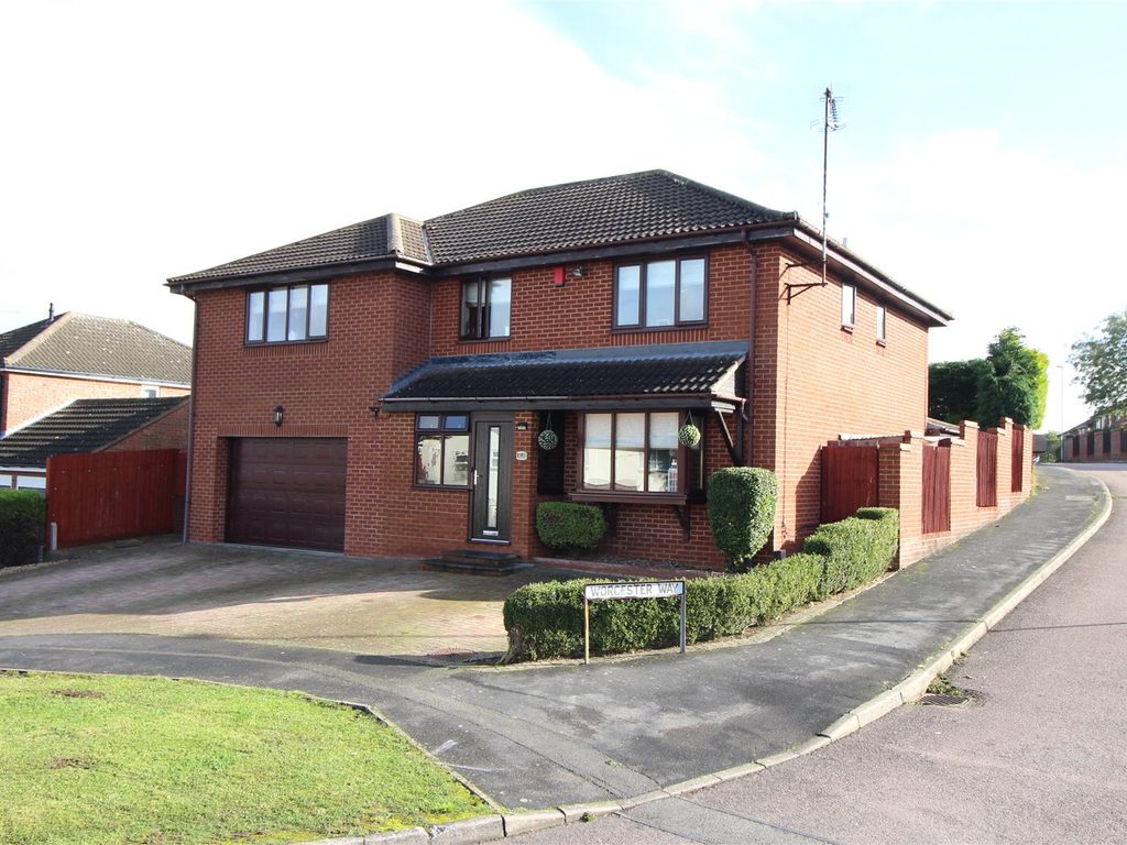 5 bed detached house for sale in Christchurch Drive, Daventry