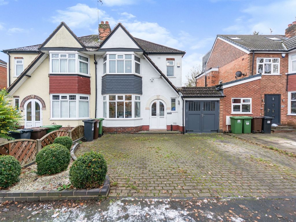 3 bed semidetached house for sale in Welford Road, Shirley, Solihull
