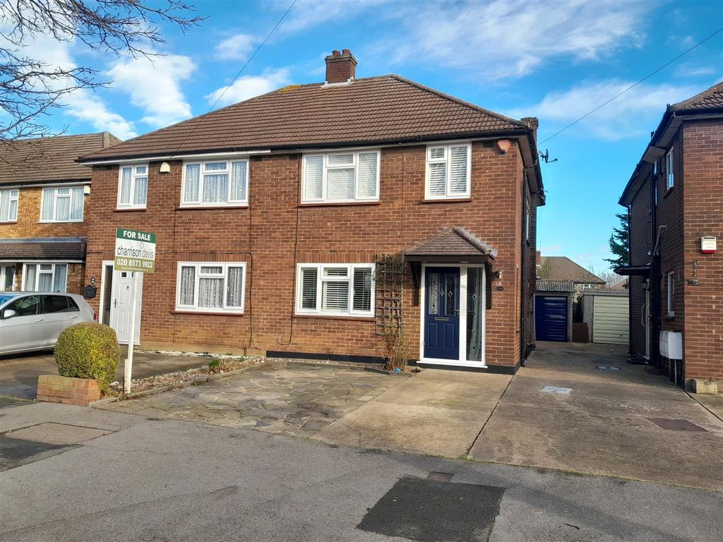 3 bed semidetached house for sale in Lansbury Drive, Hayes UB4 Zoopla