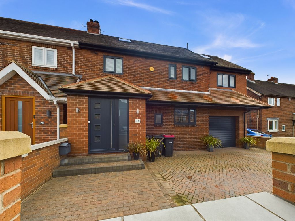 5 bed semidetached house for sale in Quarry Hill Road, WathUpon