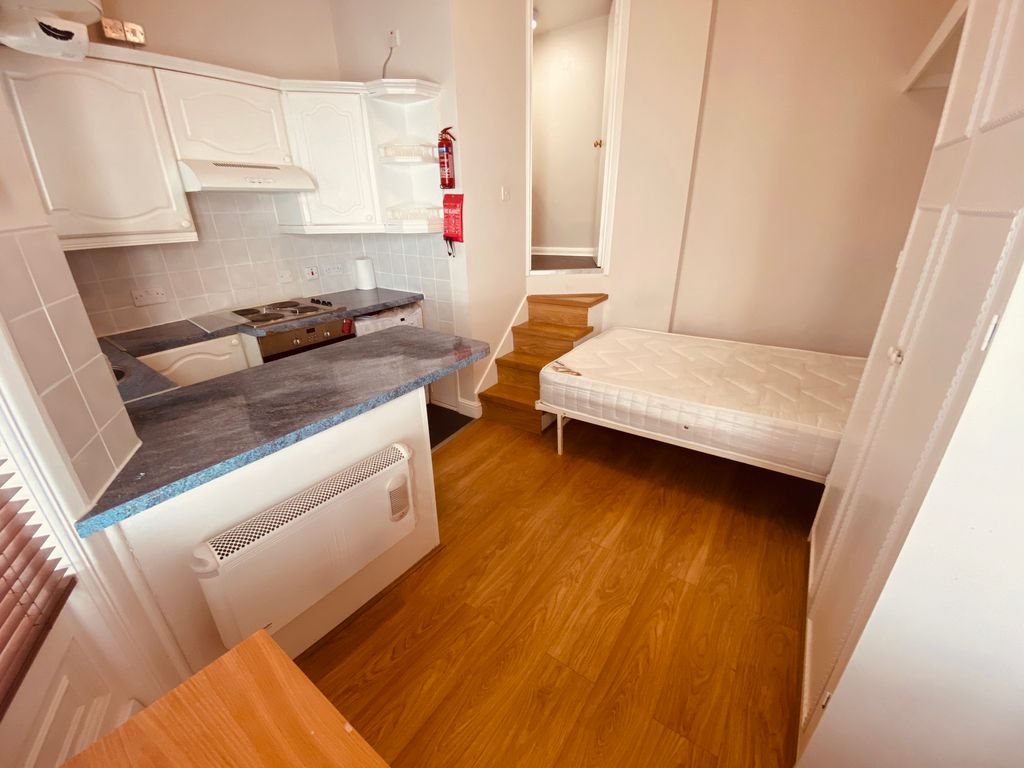 Studio to rent in Queens Avenue, Muswell Hill N10 Zoopla