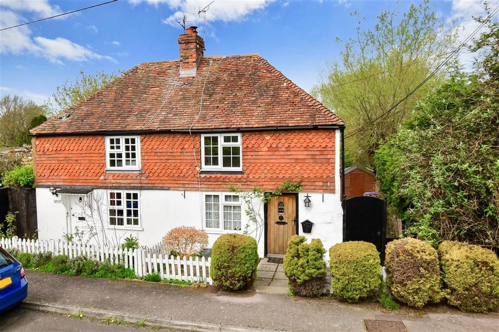 2 bed cottage for sale in Rye Road, Brookland, Romney Marsh, Kent TN29
