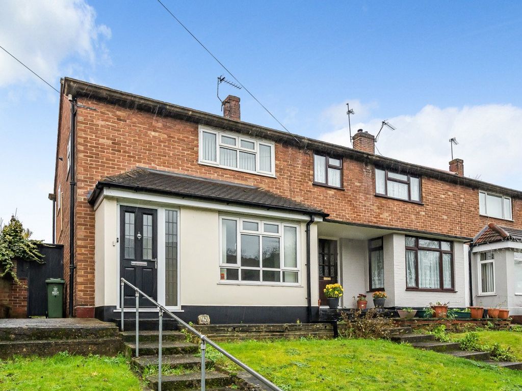 3 bed semidetached house for sale in Stream Way, Upper Belvedere DA17