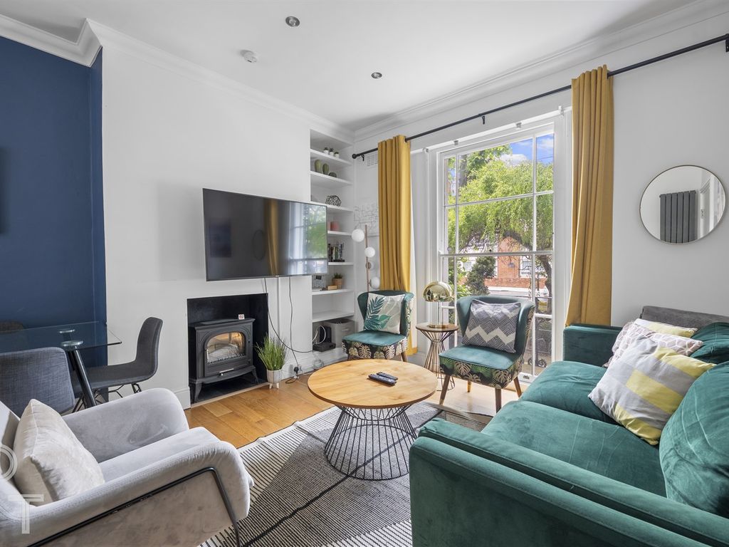 4 bed for sale in Prince Of Wales Road, Kentish Town NW5, £