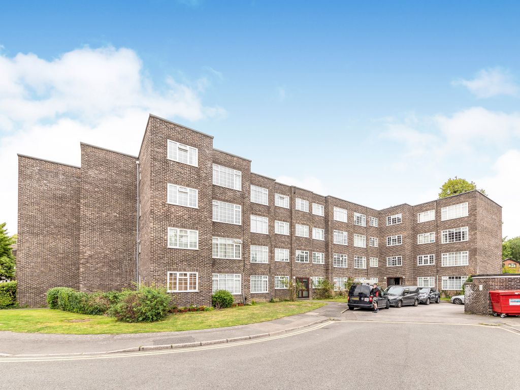 2 bed flat to rent in Arborfield Close, Slough SL1, £1,300 pcm Zoopla