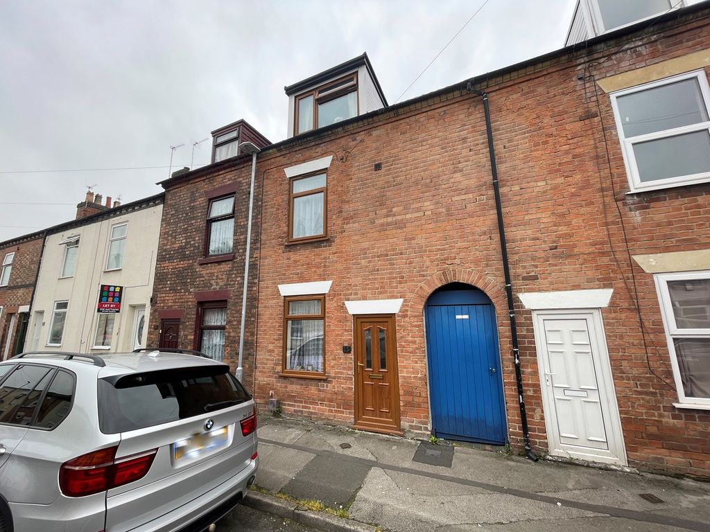 3 bed terraced house for sale in Broadway Street, BurtonOnTrent DE14