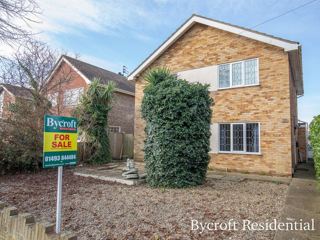 4 bed detached house for sale in Lawn Avenue, Great Yarmouth NR30 Zoopla