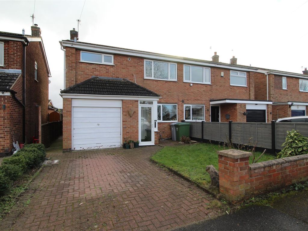 3 bed semidetached house for sale in Orchard Way, Balderton, Newark