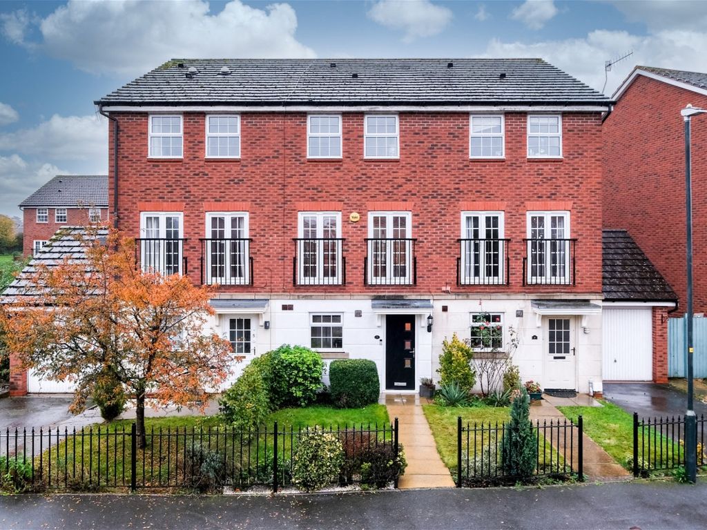 3 bed town house for sale in Astley Road, The Oakalls, Bromsgrove B60, £325,000 Zoopla