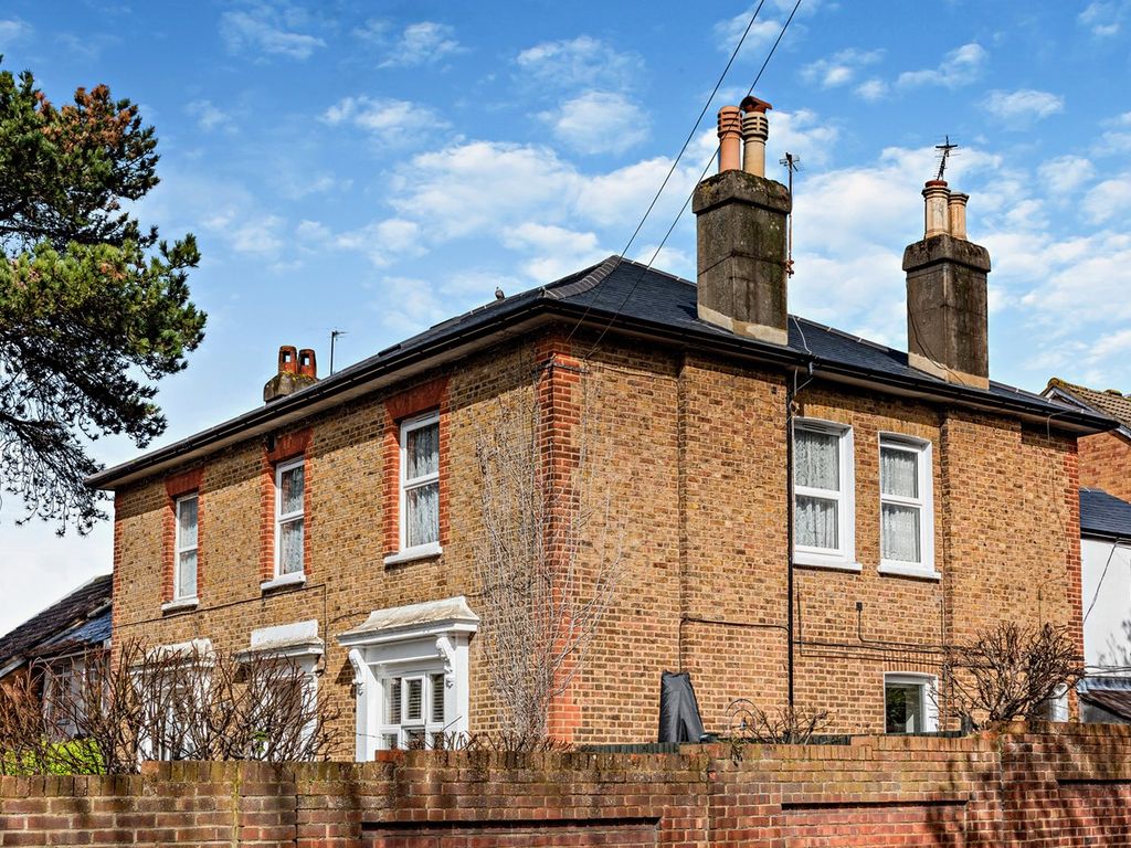 2 bed flat for sale in St Barnabas Road, Sutton SM1, £270,000 Zoopla