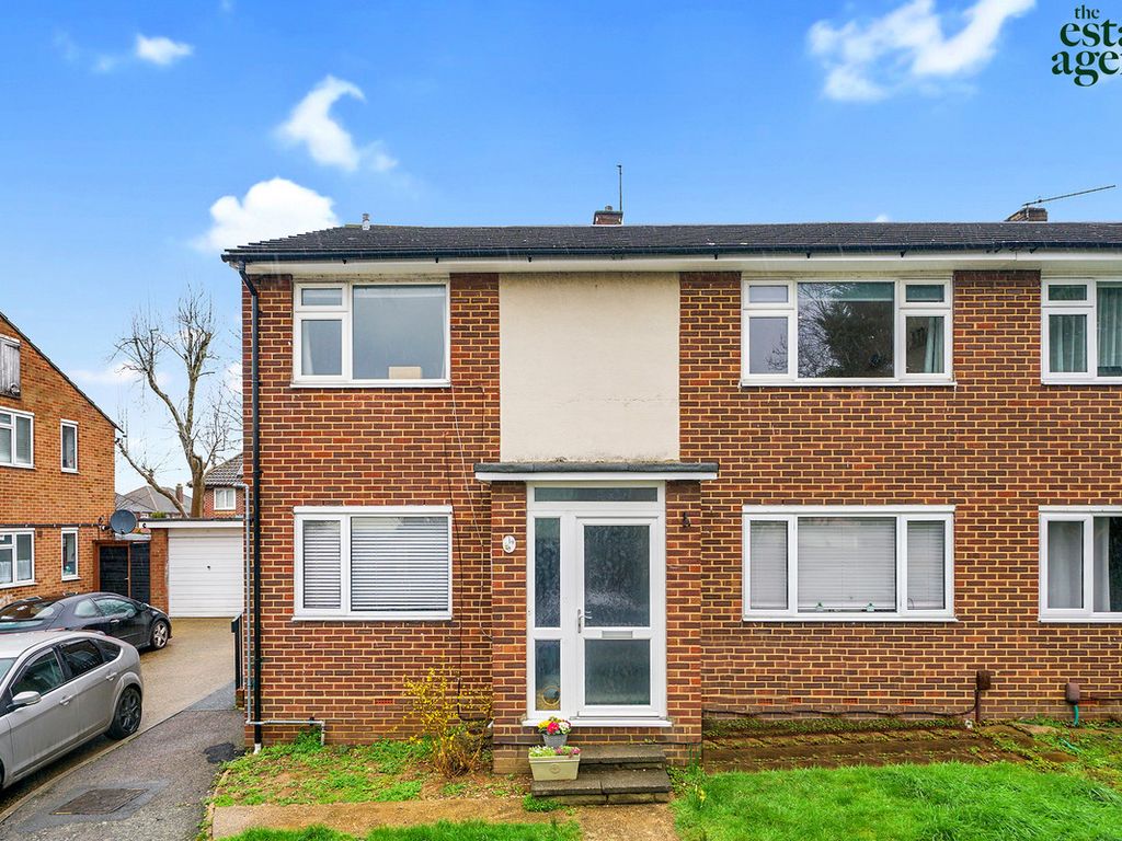 2 bed flat for sale in Markfield Gardens, Chingford E4, £375,000 Zoopla
