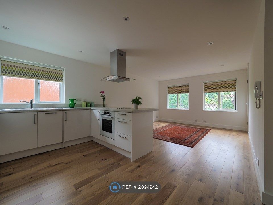 1 bed to rent in Windermere Close, Chorleywood