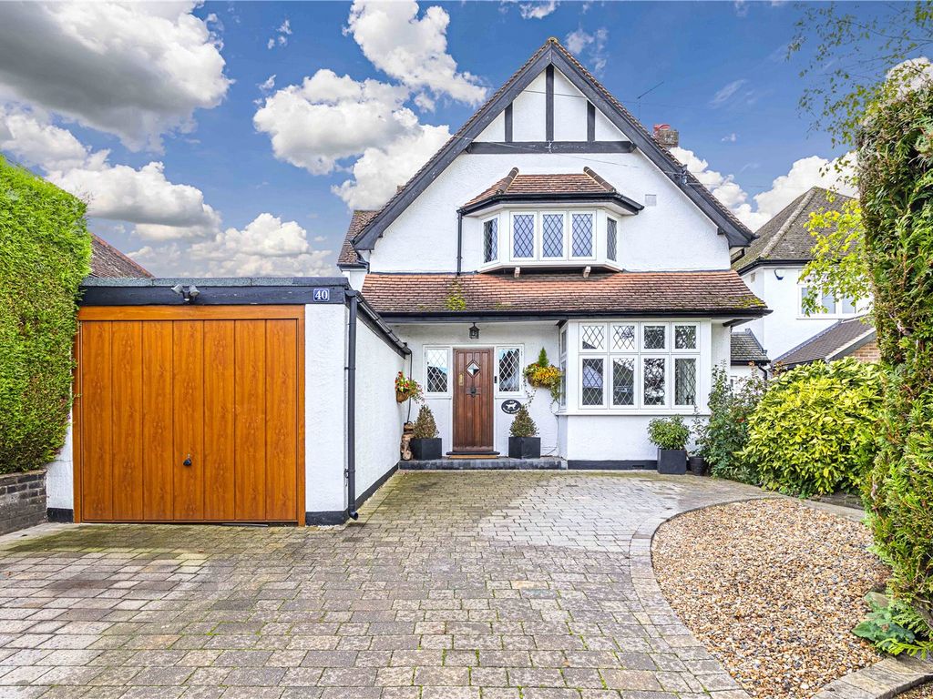 4 bed detached house for sale in Chipperfield Road, Hemel Hempstead