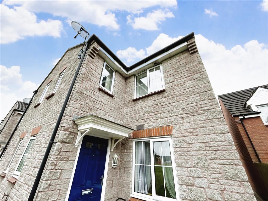 2 bed property to rent in Grosmont Way, Duffryn, Newport NP10, £750 pcm