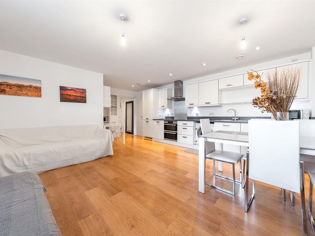 2 bed flat for sale in Chamberlayne Road, London NW10, £435,000 Zoopla