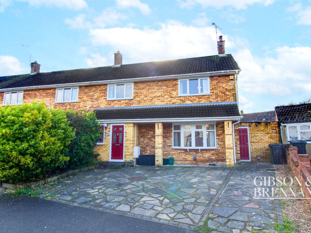 4 bed semidetached house for sale in Southcote Row, Basildon SS14, £