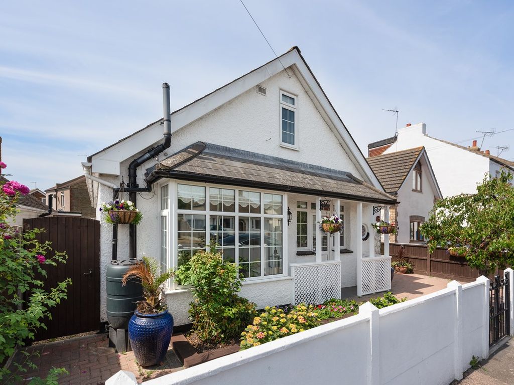 4 bed property for sale in Grand Drive, Herne Bay CT6, £499,950 Zoopla