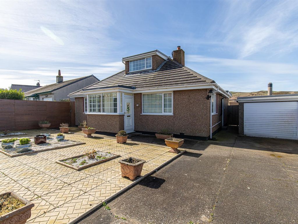 3 bed bungalow for sale in Queens Drive, Peel, Isle Of Man IM5, £