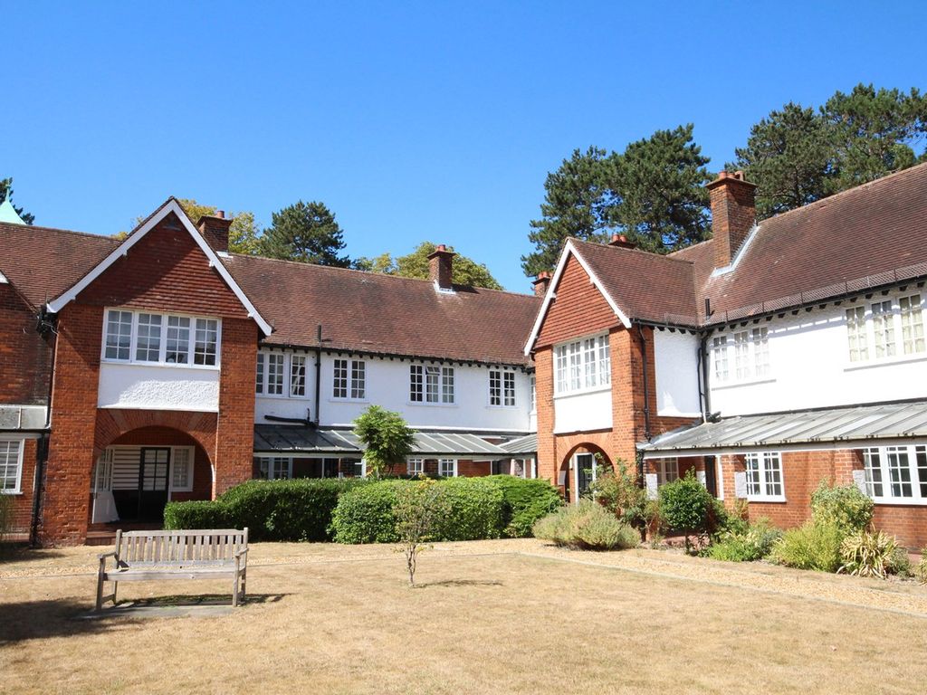 1 bed flat for sale in Sollershott Hall, Letchworth Garden City SG6