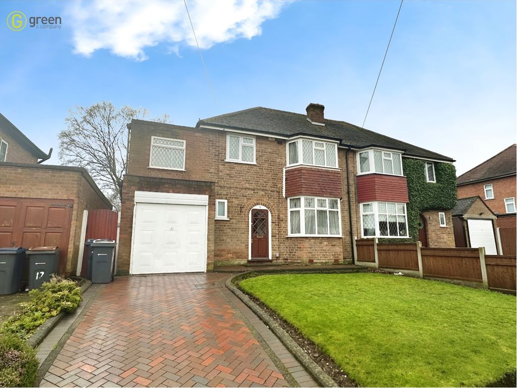 4 bed semidetached house for sale in Donegal Road, Streetly, Sutton