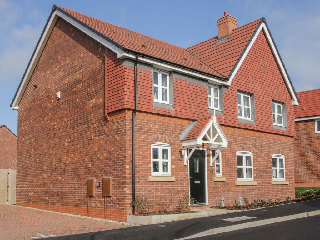 3 bed semidetached house to rent in Hendrick Crescent, Shrewsbury SY2