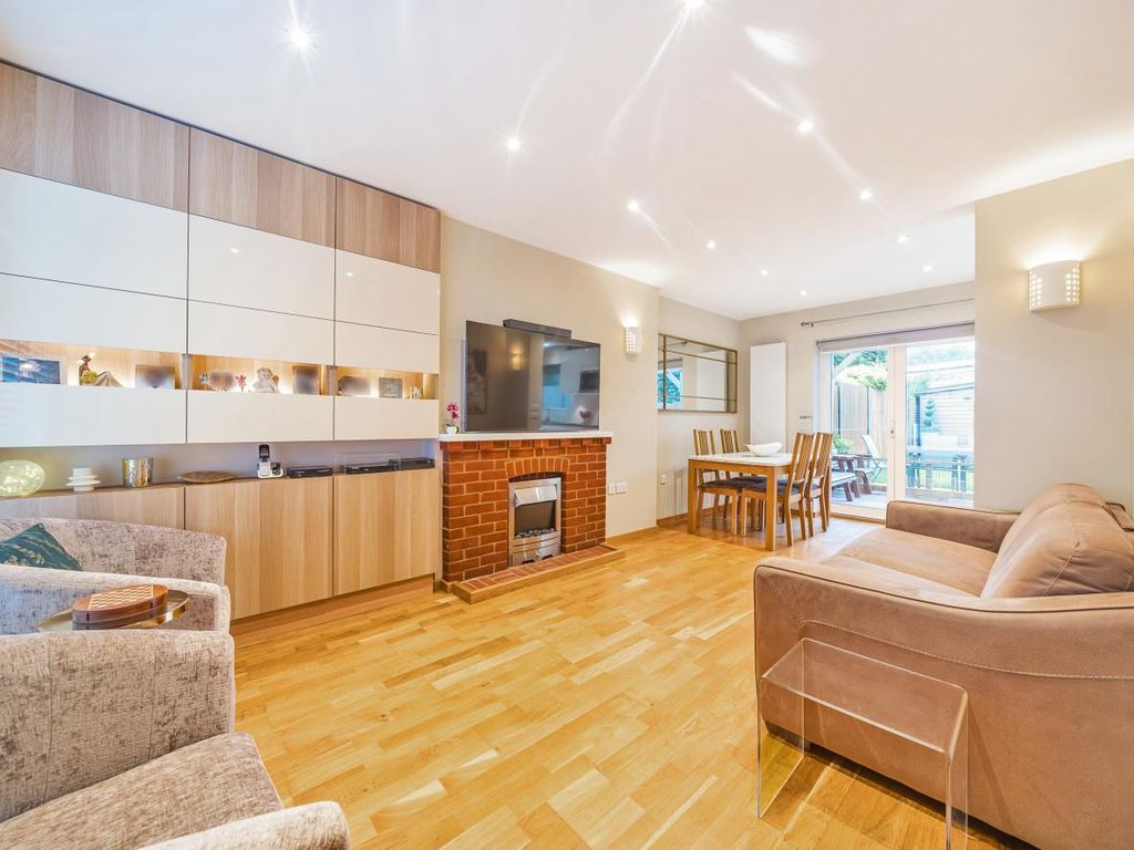2 bed semidetached house for sale in Worcester Road, Cowley, Uxbridge