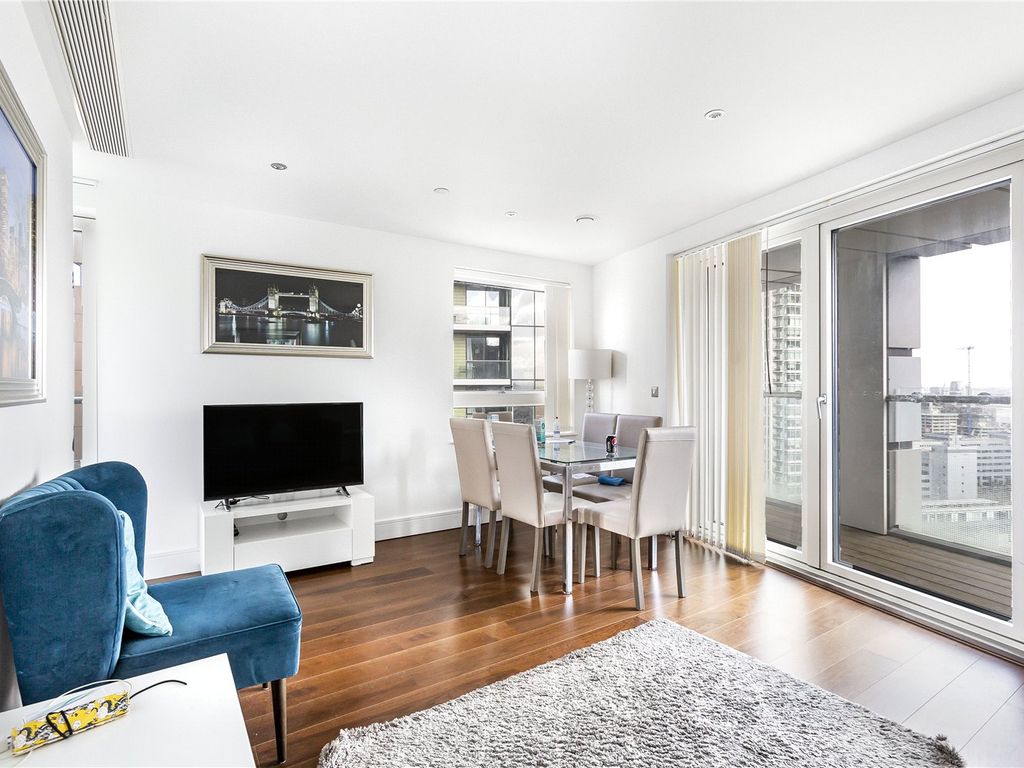 3 bed flat to rent in Lincoln Plaza, London E14 Zoopla