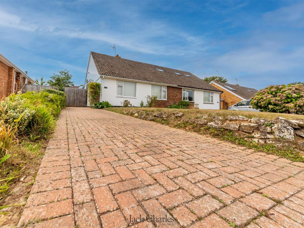 2 bed semidetached bungalow for sale in Salisbury Close, Tonbridge