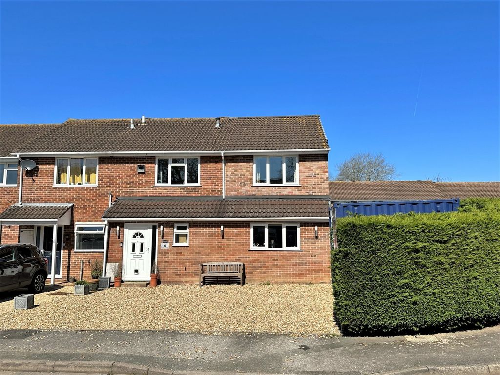 4 bed end terrace house for sale in The Paddocks, Fawley, Southampton