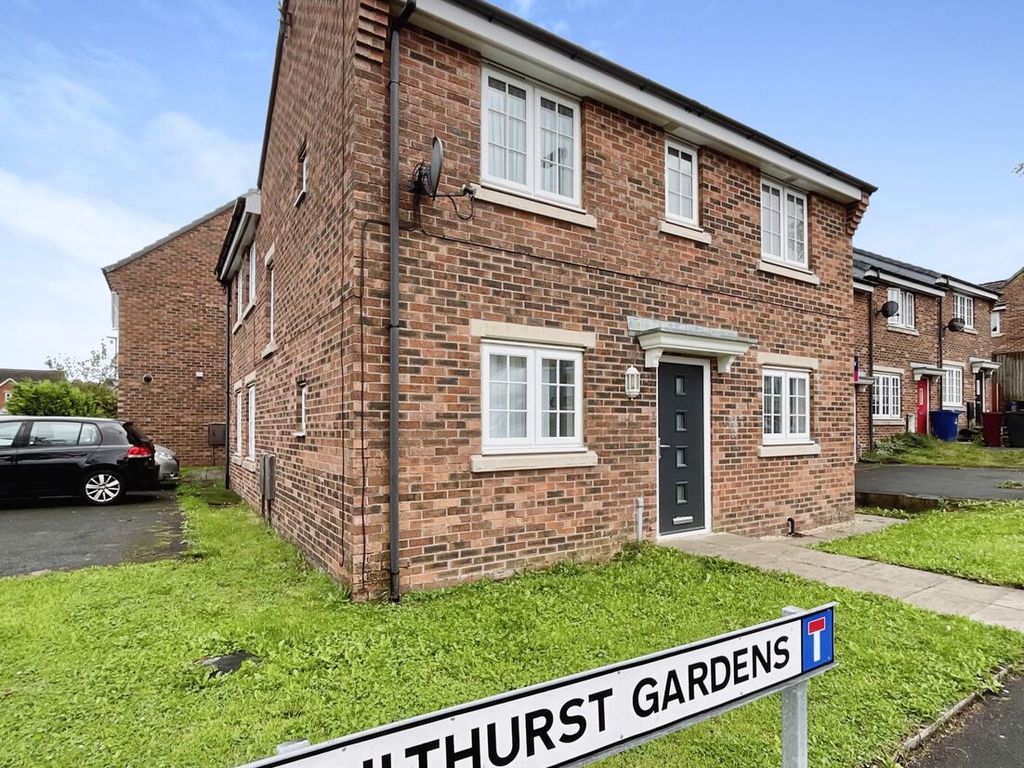 4 bed terraced house for sale in Coulthurst Gardens, Darwen BB3, £