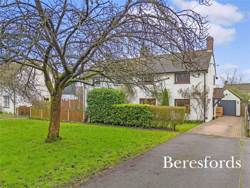 4 bed semidetached house for sale in Priests Field, Ingrave CM13, £