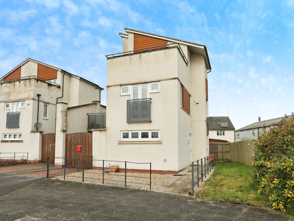 3 bed detached house for sale in Watkin Road, Leicester LE2, £315,000