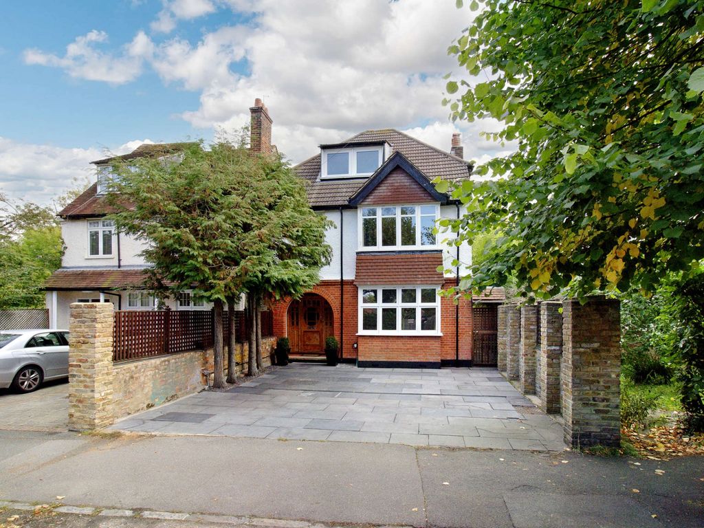 5 bed detached house for sale in Murray Road, Northwood HA6 Zoopla