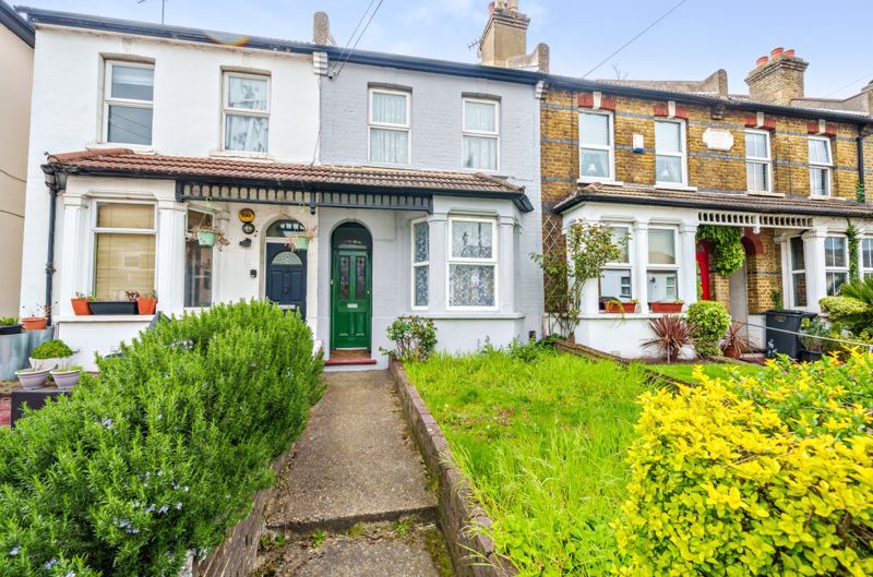 3 bed terraced house for sale in Selsdon Road, South Croydon CR2, £