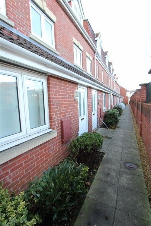 2 bed to rent in Chadwick Way, Hamble, Southampton SO31 Zoopla