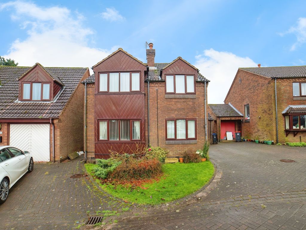 4 bed detached house for sale in Kings Court, KirkbyInAshfield