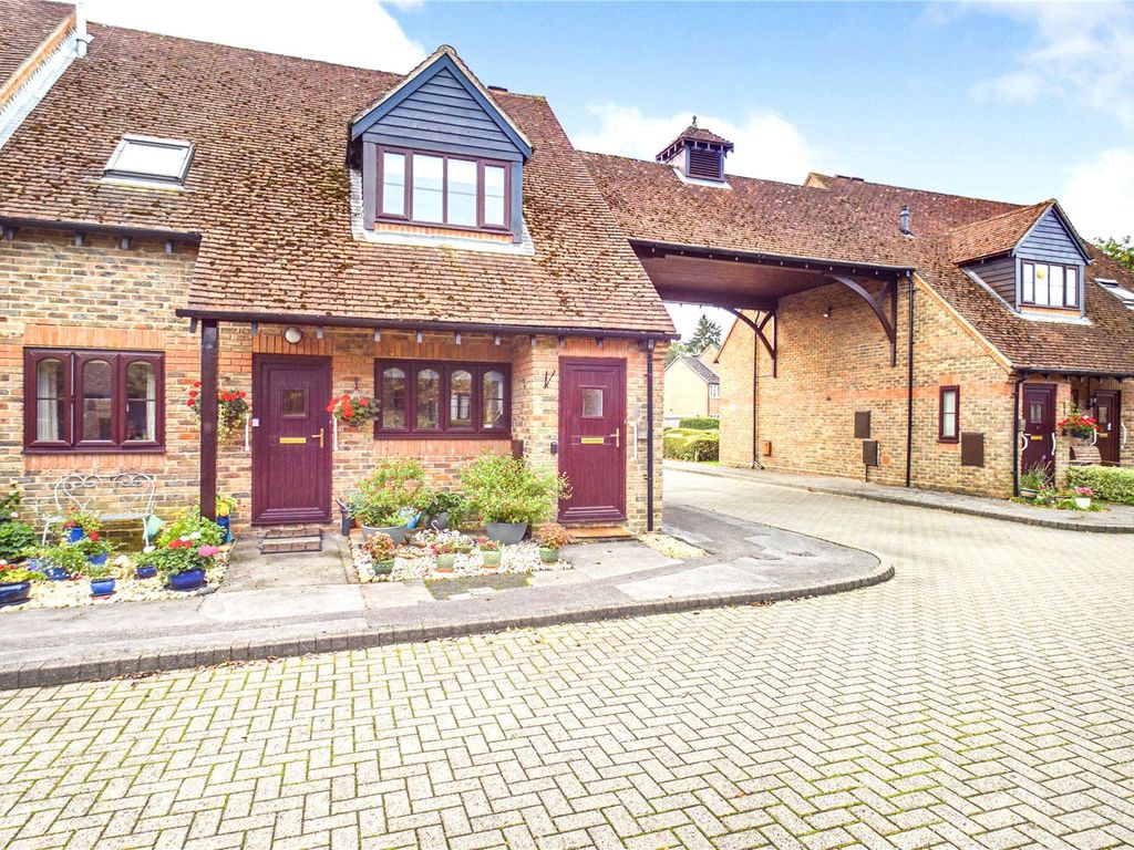 1 bed flat to rent in Highfield Court, Burghfield Common, Reading RG7